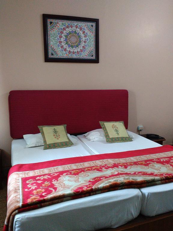 Hotel Ajaya Benares Kamer foto