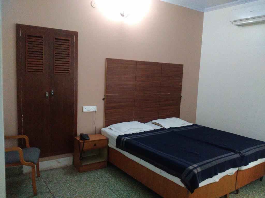 Hotel Ajaya Benares Kamer foto