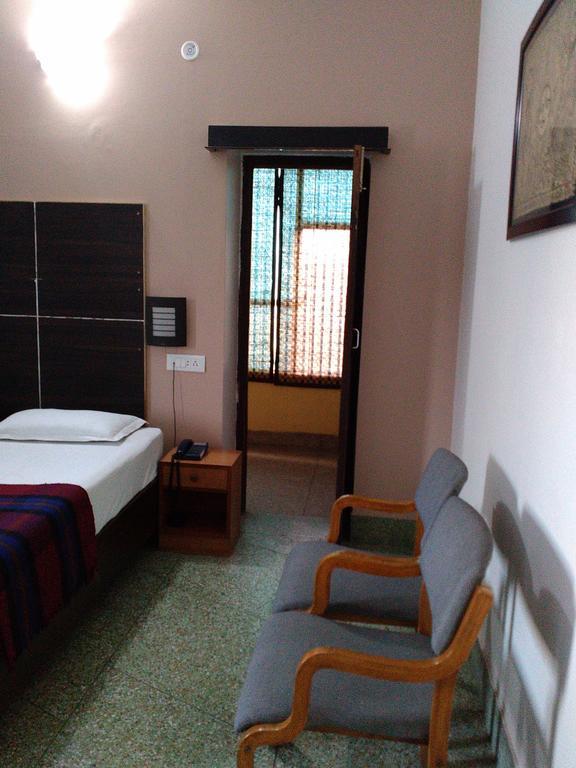 Hotel Ajaya Benares Kamer foto