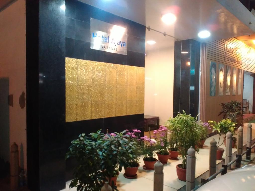 Hotel Ajaya Benares Buitenkant foto