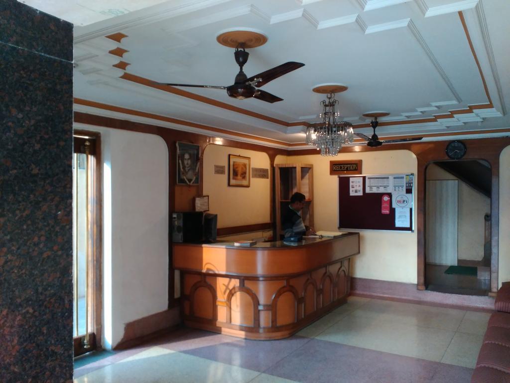 Hotel Ajaya Benares Buitenkant foto