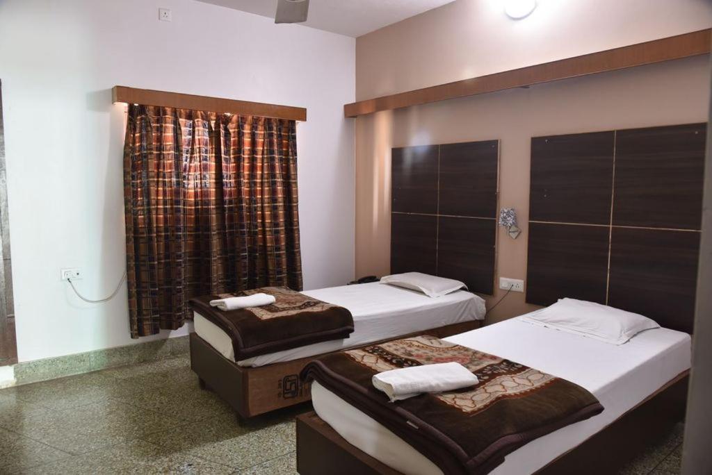 Hotel Ajaya Benares Buitenkant foto