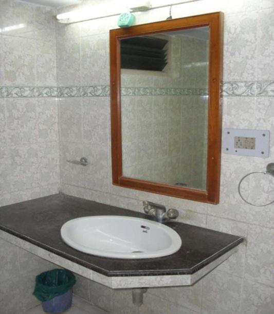 Hotel Ajaya Benares Kamer foto
